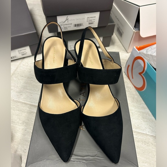 Ann Taylor pump heel - Picture 2 of 5